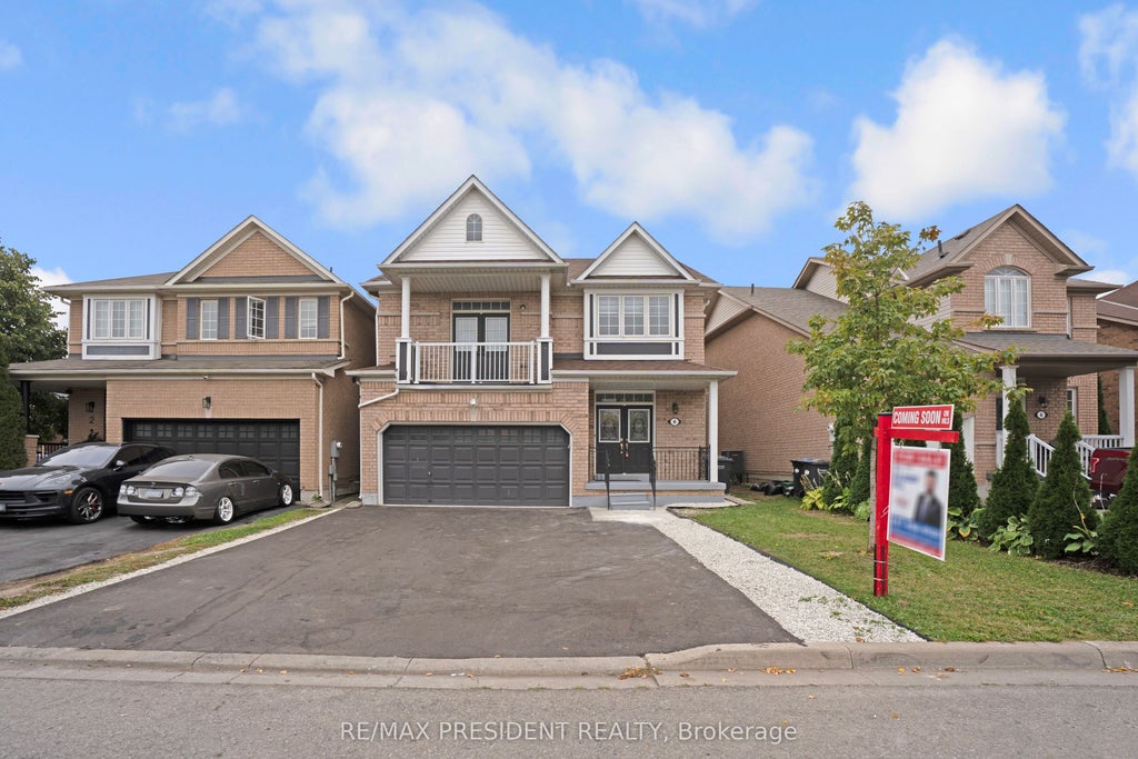 Photo of 4 Chalkfarm Crescent, Brampton, ON L7A 3V8 (MLS # W13858824)