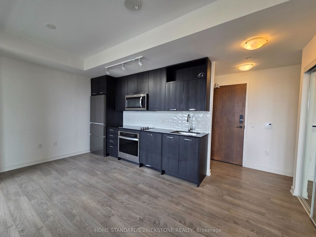 Photo of 120 Eagle Rock Way #608, Vaughan, ON L6A 5C2 (MLS # N13082278)