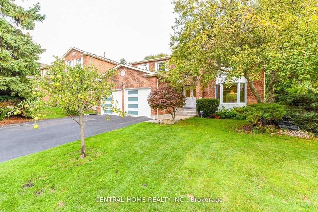 Photo of 4 Robaldon Road, Toronto, ON M9A 5A7 (MLS # W13141174)