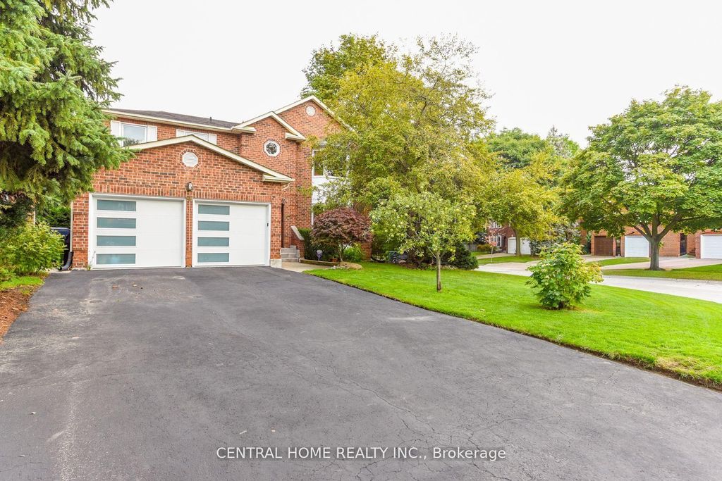 Photo of 4 Robaldon Road, Toronto, ON M9A 5A7 (MLS # W13141174)
