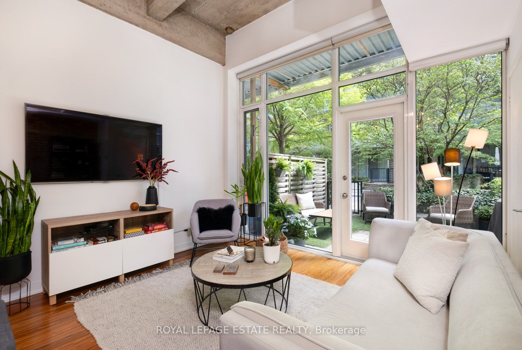 201 Carlaw Avenue 142