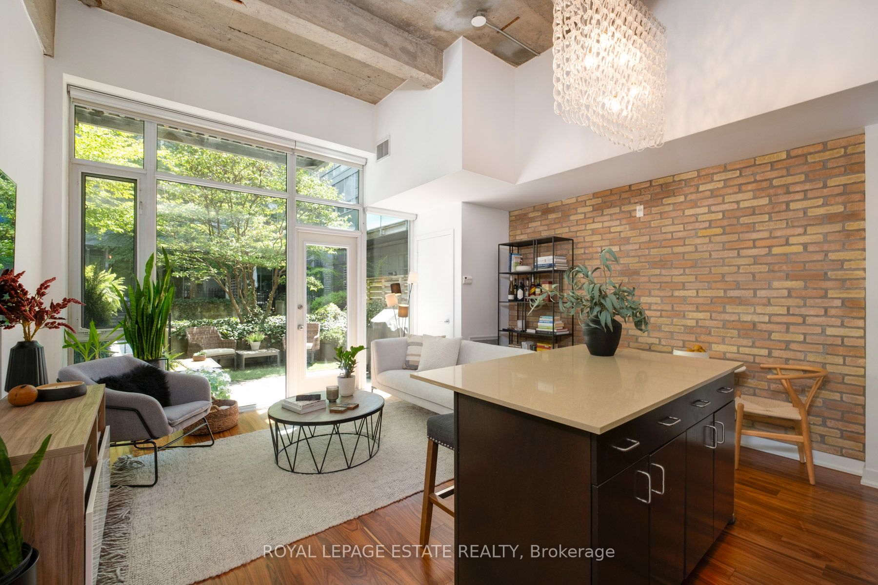 201 Carlaw Avenue 142