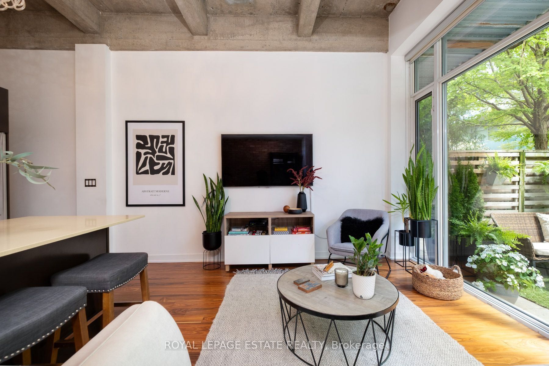 201 Carlaw Avenue 142