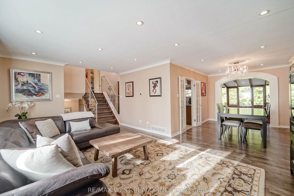 Photo of 17 Clay Court, Toronto, ON M9A 4S2 (MLS # W12563852)