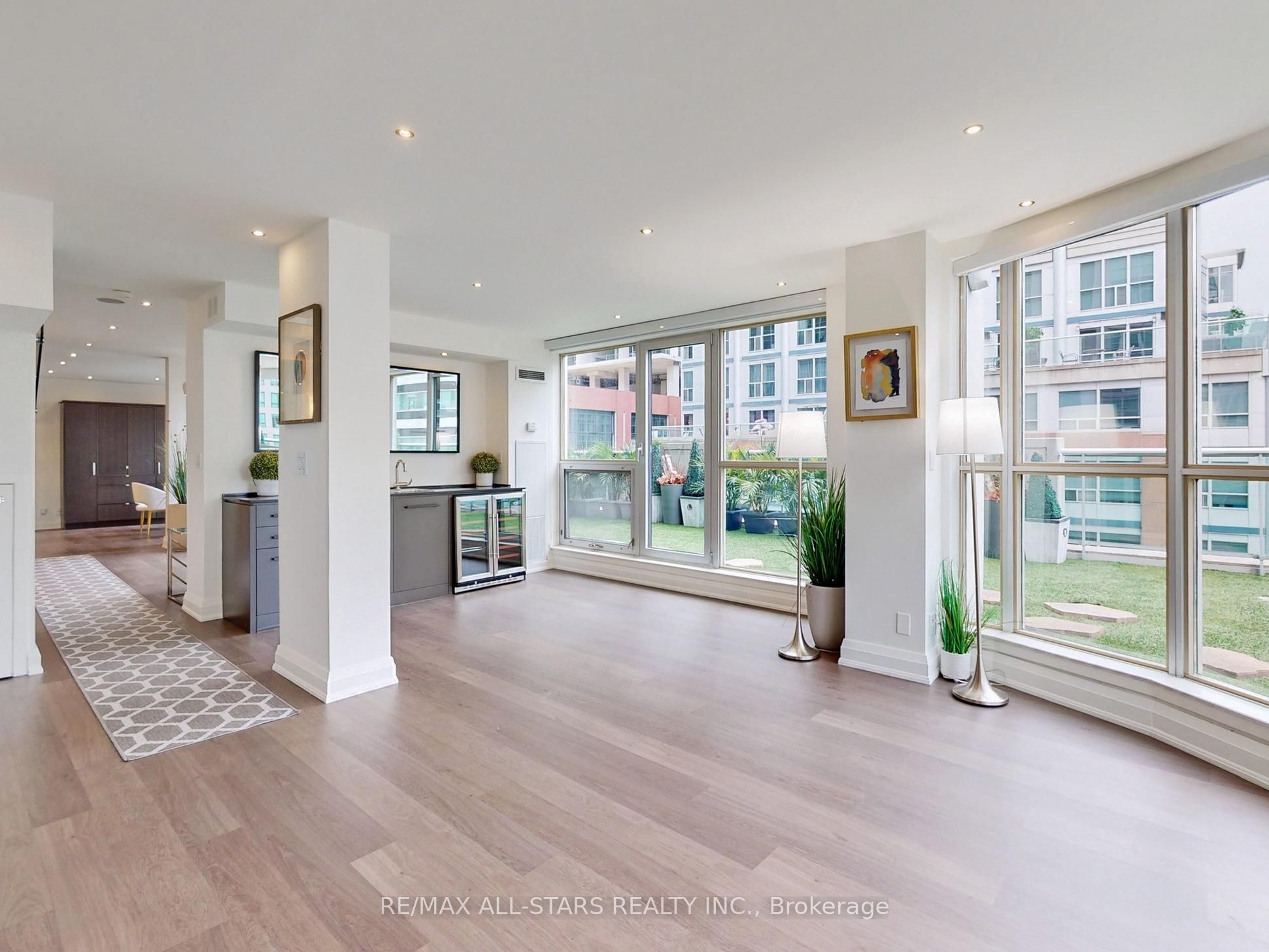 36 Blue Jays Way 711 & 712