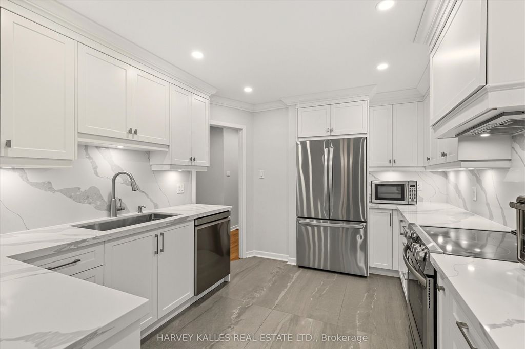 Photo of 18 Farmstead Road, Toronto, ON M2L 2G2 (MLS # C12457256)