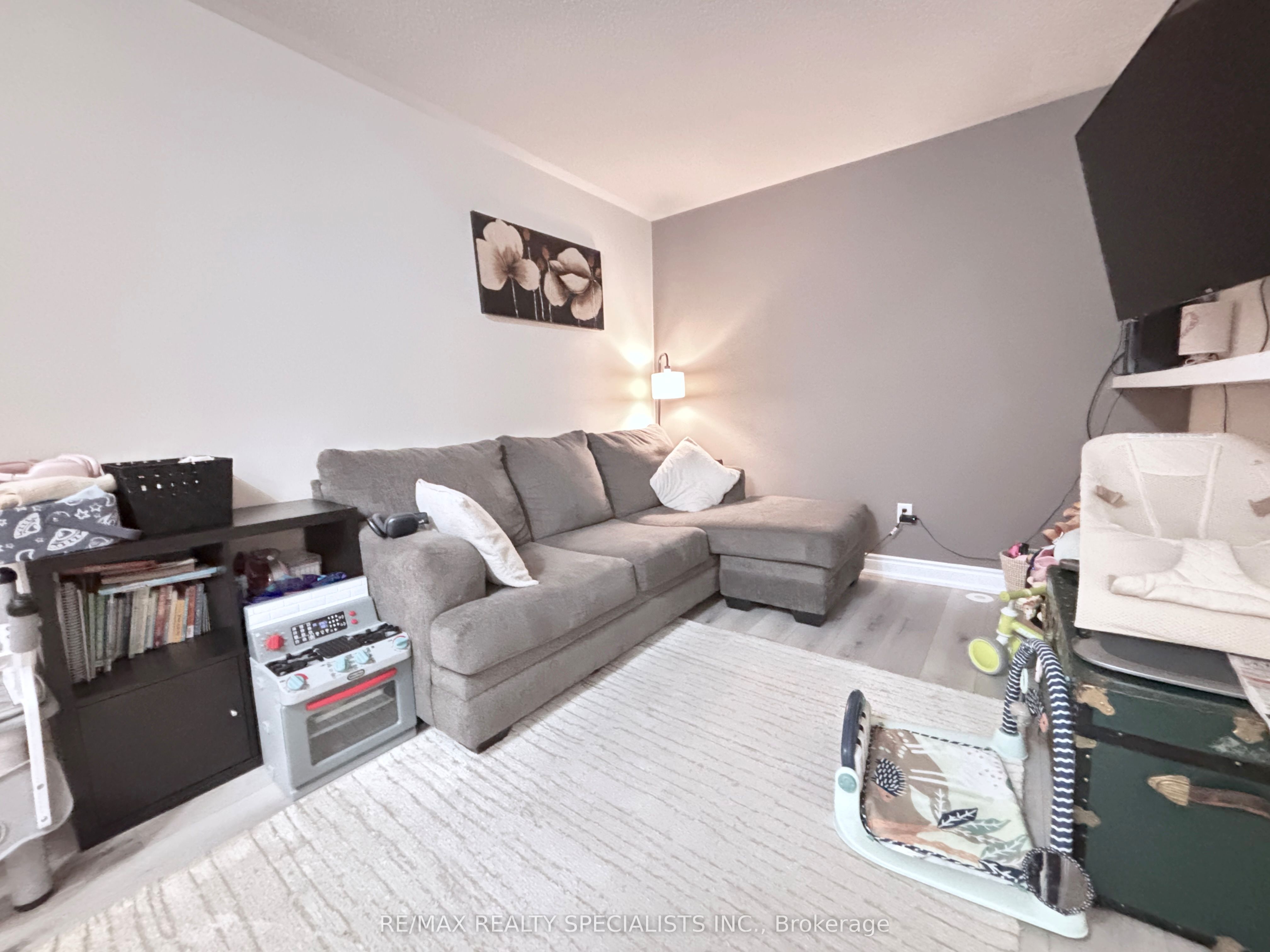 1223 Mcdowell Crescent