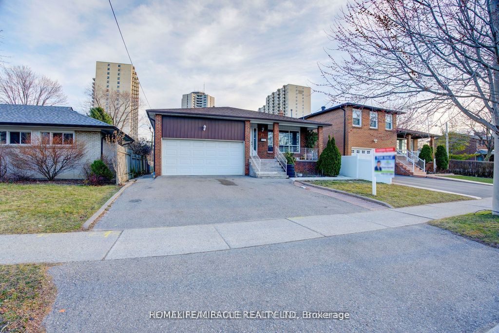 Photo of 71 Kingsview Boulevard, Toronto, ON M9R 1V1 (MLS # W12330895)