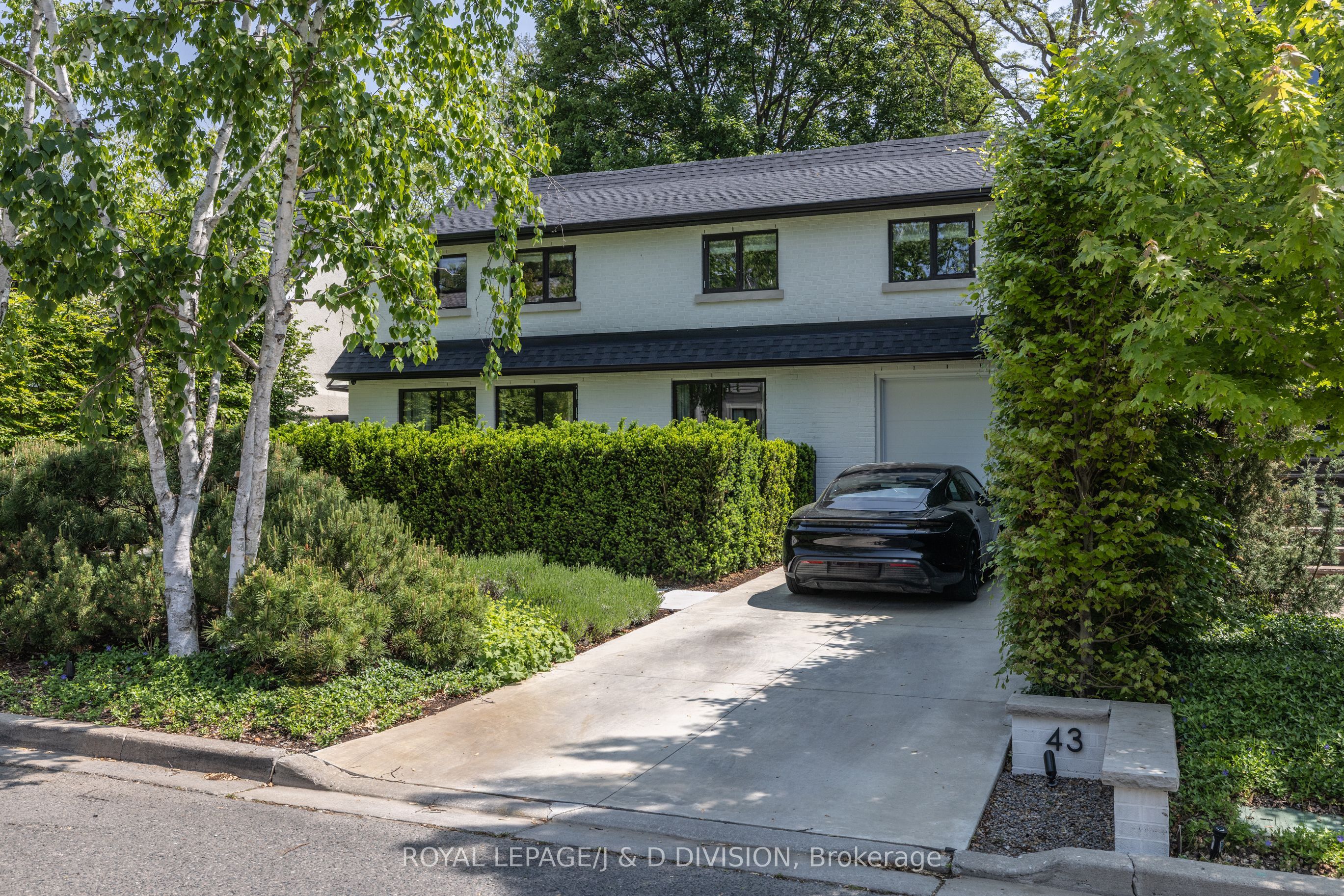 43 Douglas Crescent