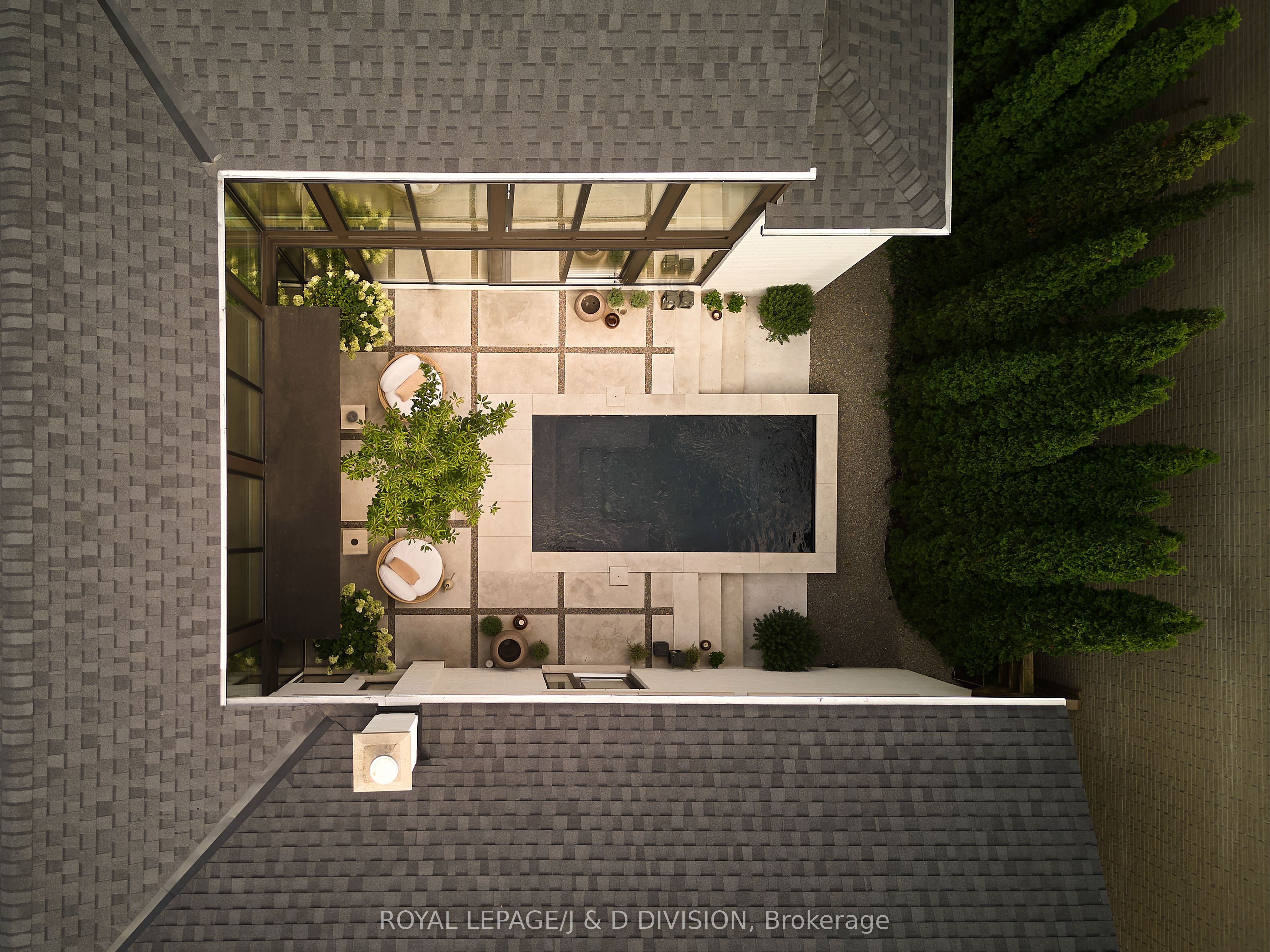 43 Douglas Crescent
