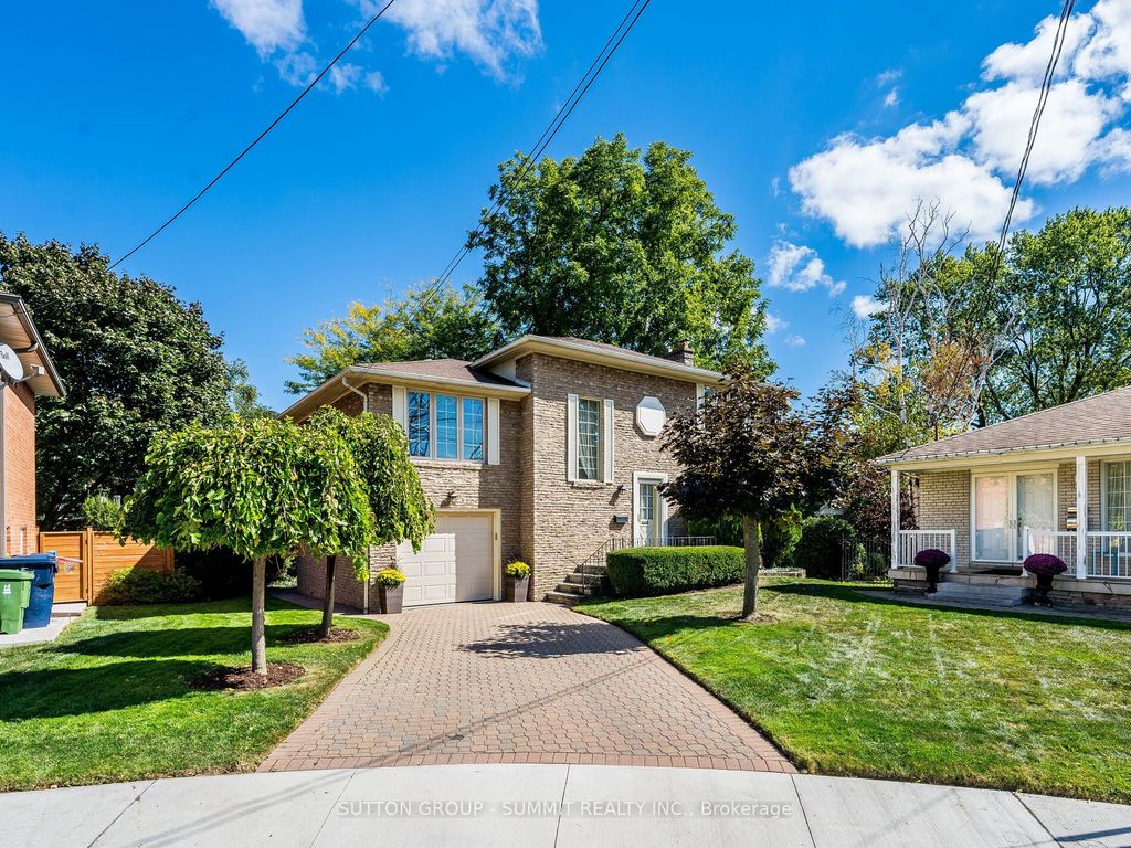 Photo of 7 Lochway Court, Toronto, ON M9B 4G6 (MLS # W12419010)