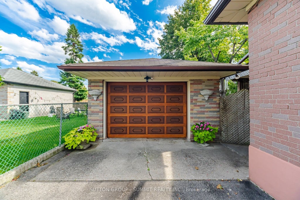 Photo of 8 Woolton Crescent, Toronto, ON M6M 4K9 (MLS # W13773484)