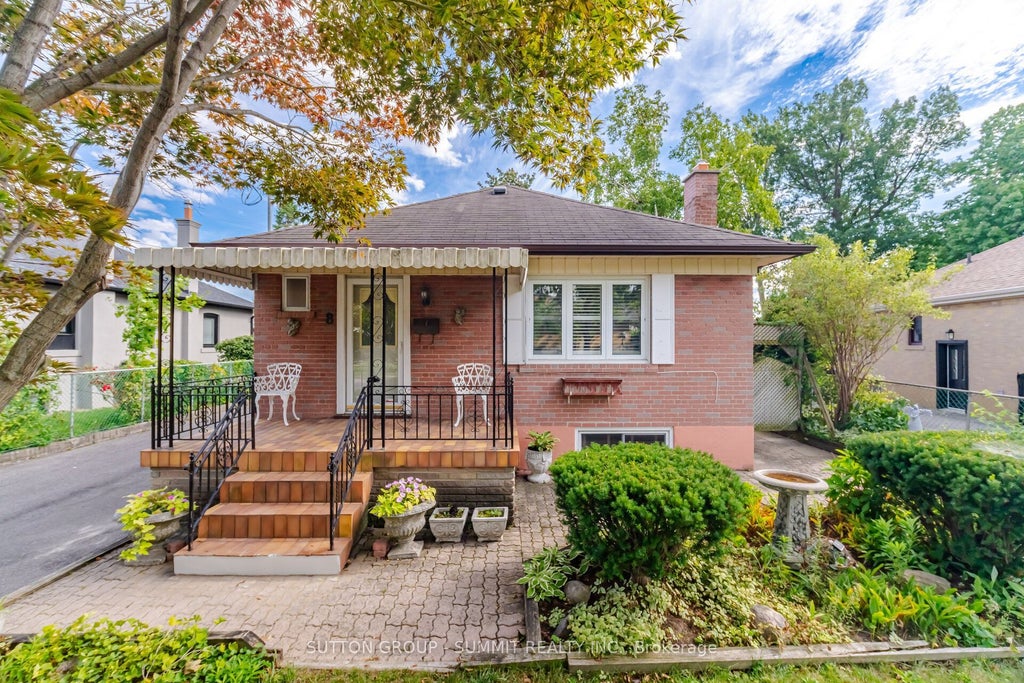 Photo of 8 Woolton Crescent, Toronto, ON M6M 4K9 (MLS # W13773484)