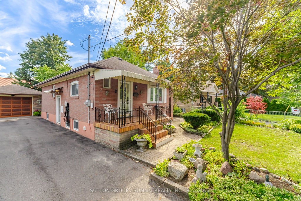 Photo of 8 Woolton Crescent, Toronto, ON M6M 4K9 (MLS # W13773484)