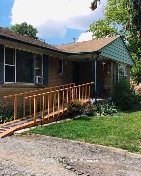 Property photo of 320 ashbury road, oakville, ON l6k 2m4