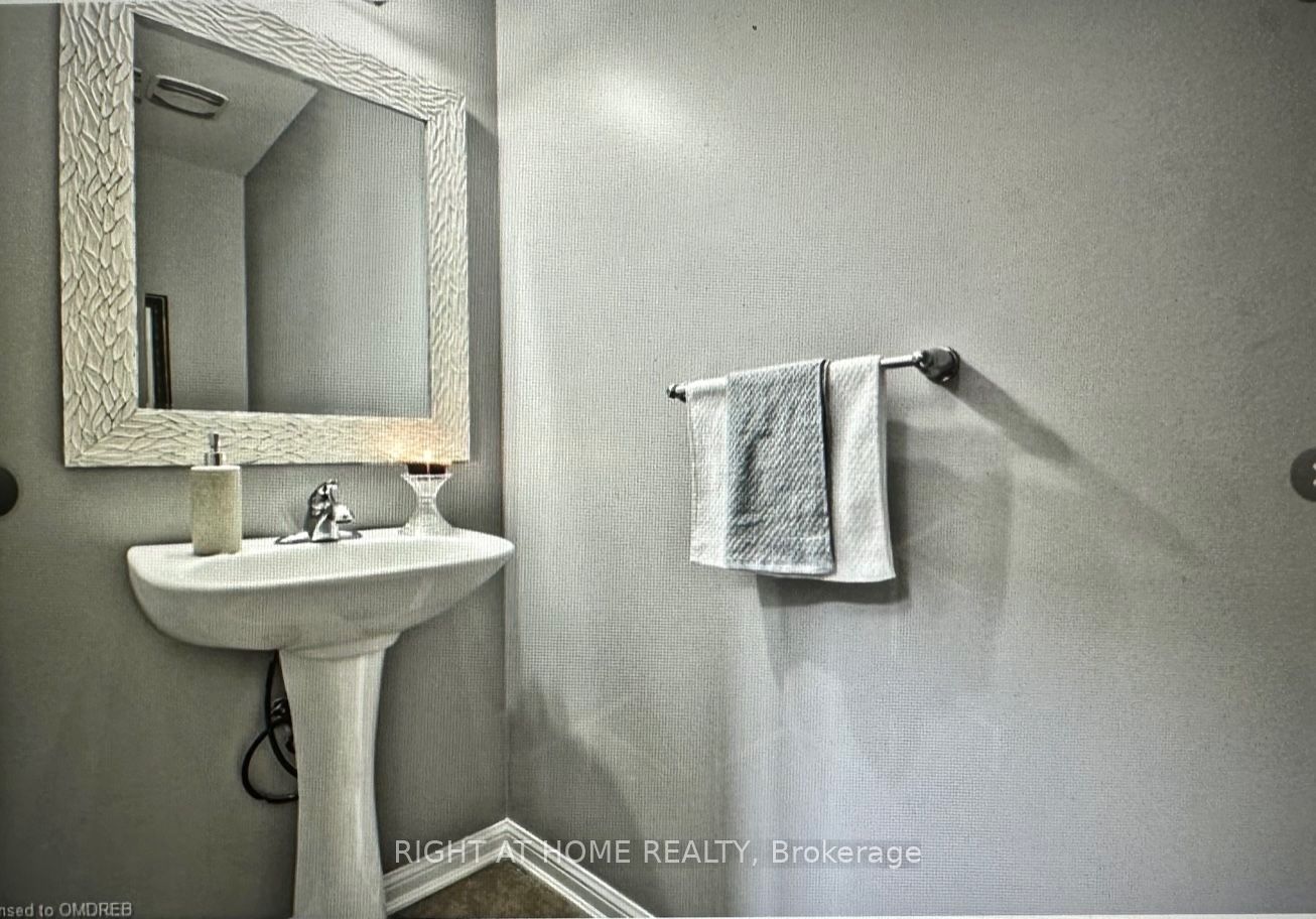 906 Farmstead Drive Upper