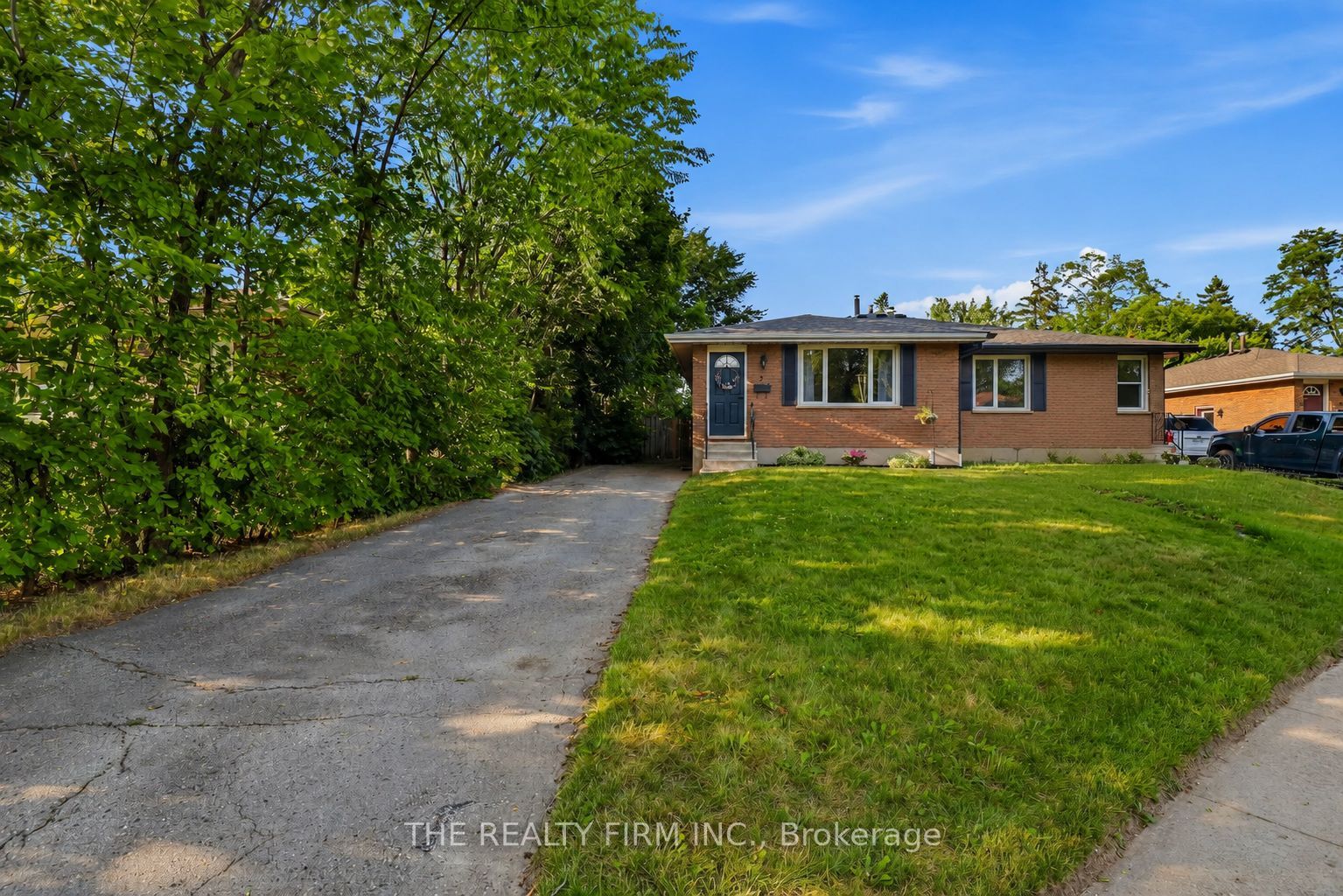 Photo 1 of 40 — 2 Noel Avenue, London East, ON N5V 1A9