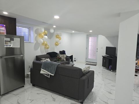 80 Abitibi Lake Drive Brampton ON L6R 0V6