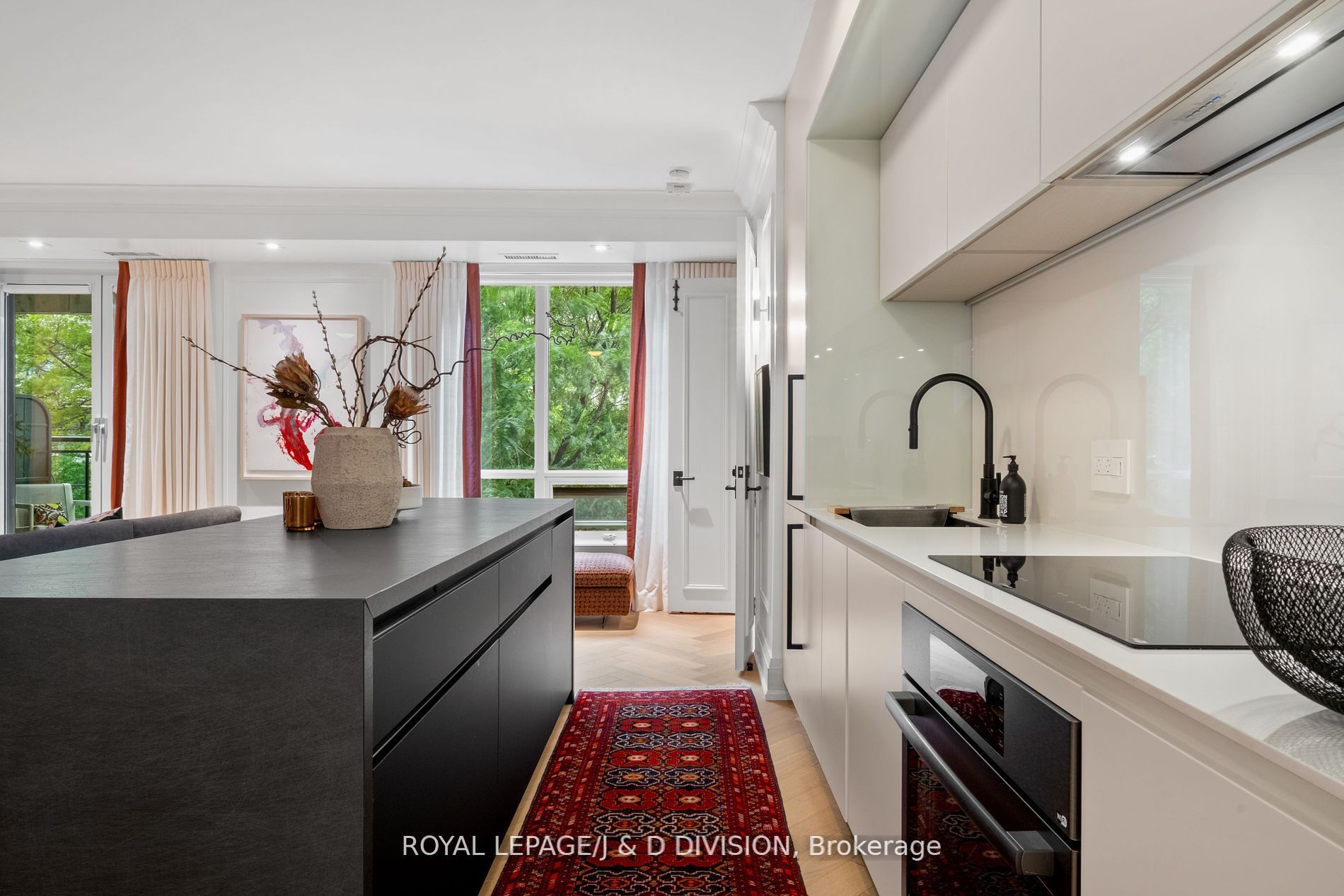 20 Scrivener Square 301