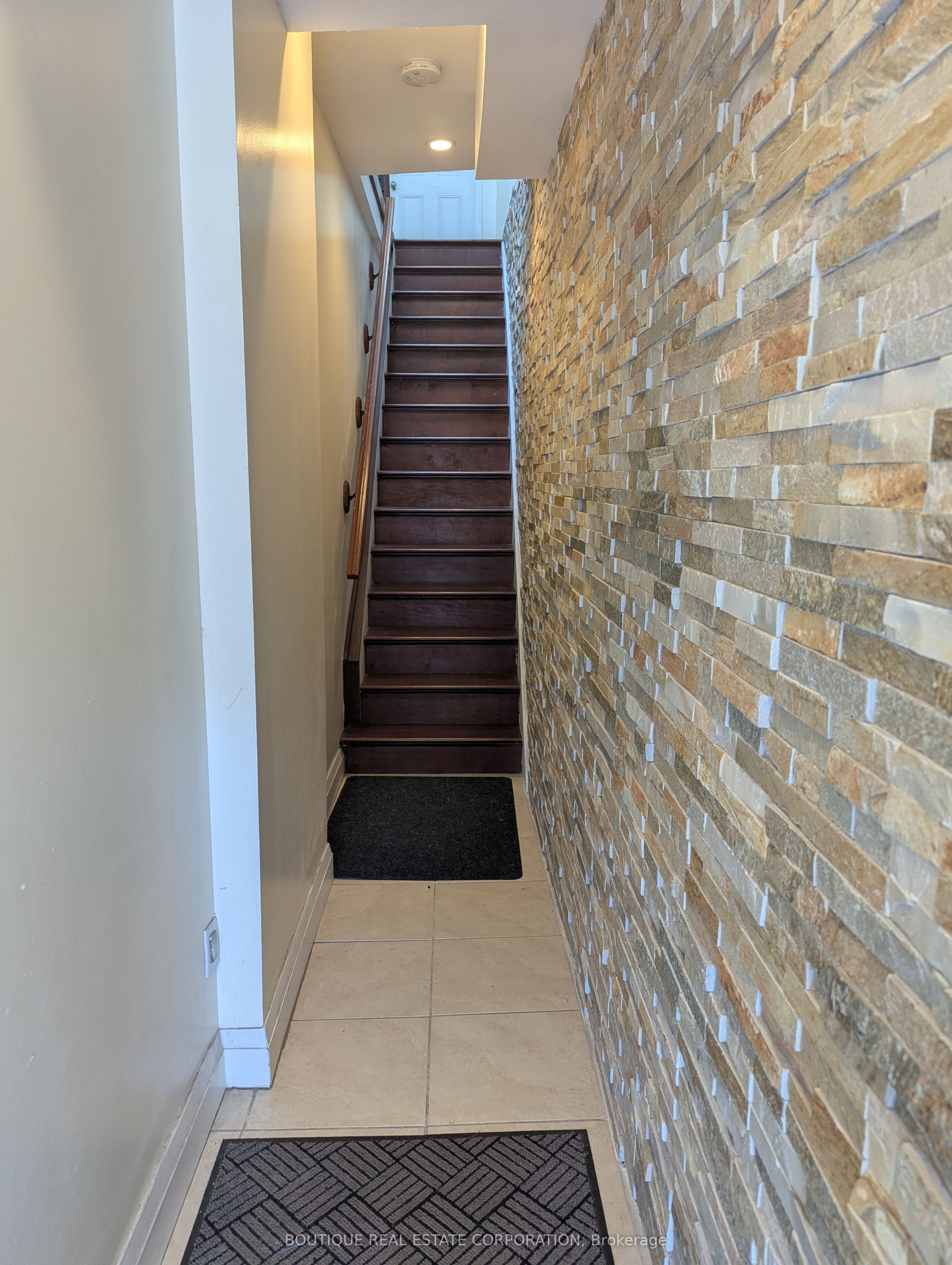2222 Dundas Street W 202