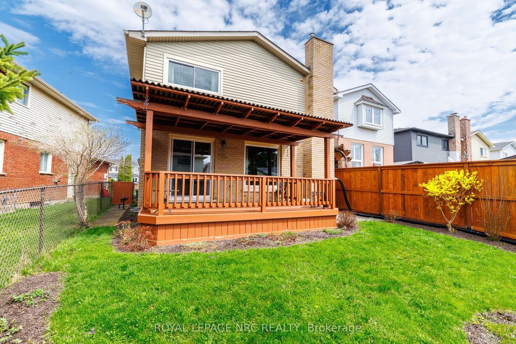 Photo of 30 BAXTER Crescent, Thorold, ON L2V 4R6 (MLS # X13017072)