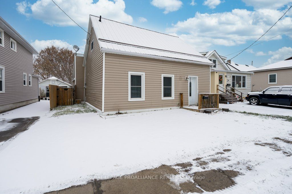 Photo of 31 Pelham Street, Quinte West, ON K8V 4T7 (MLS # X12609844)