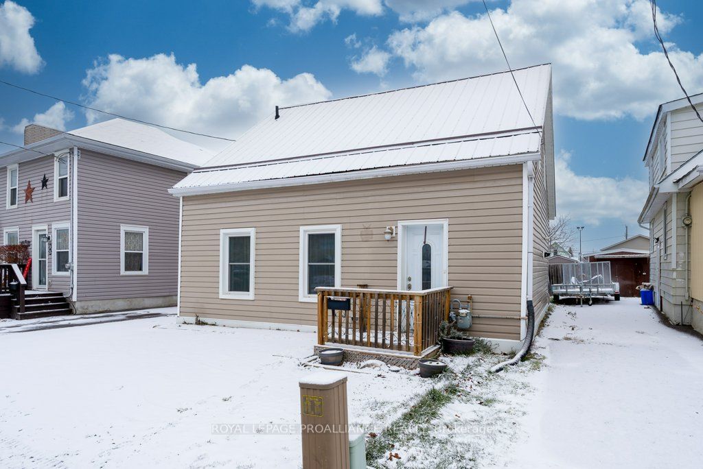 Photo of 31 Pelham Street, Quinte West, ON K8V 4T7 (MLS # X12609844)