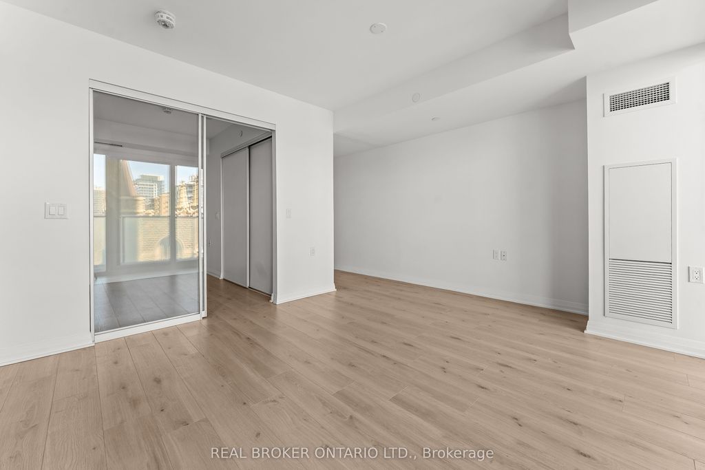 Photo of 99 Foxbar Road #906, Toronto, ON M4V 2G5 (MLS # C13056684)