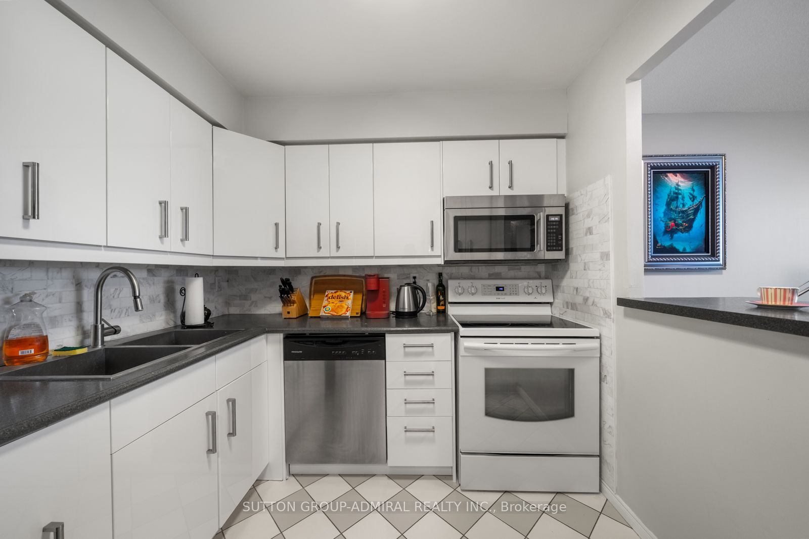 81 Townsgate Drive 1103