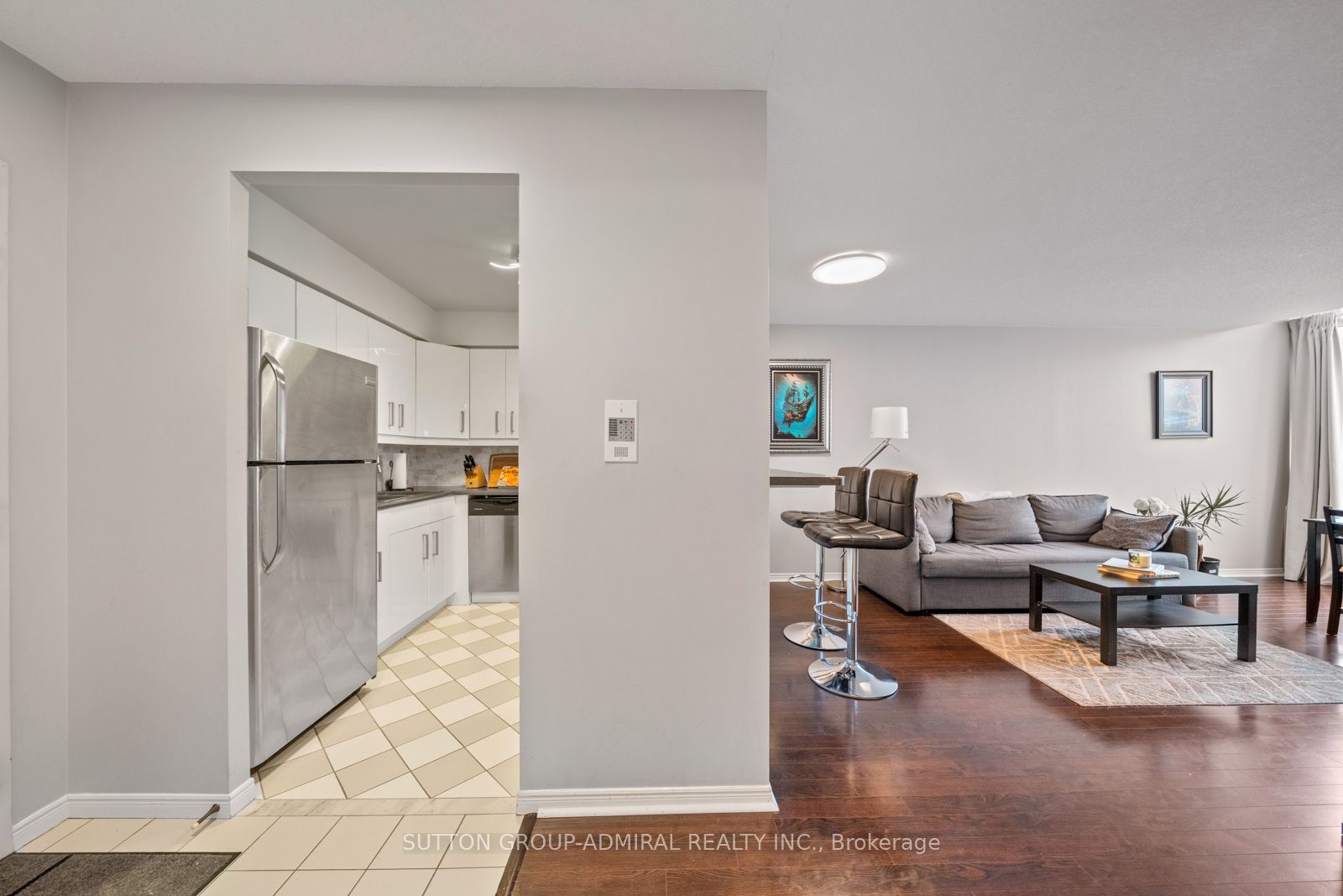 81 Townsgate Drive 1103