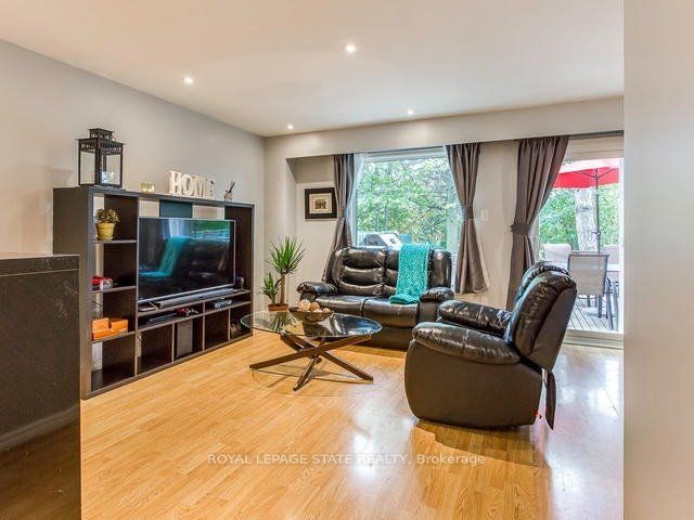 1004 Elizabeth Place Main & Upper