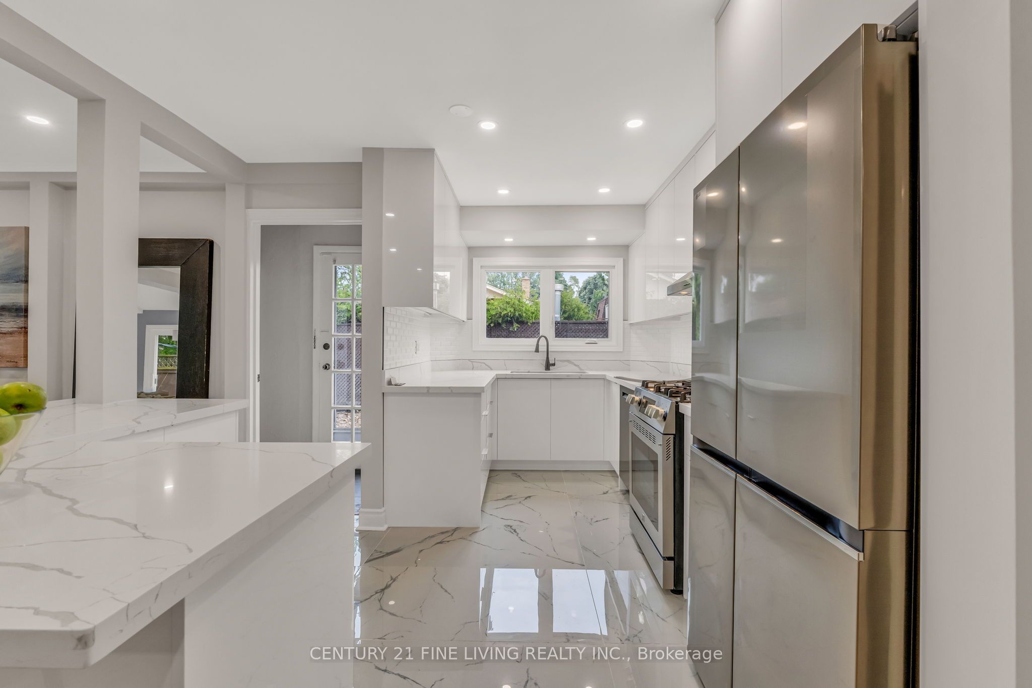 46 Rossburn Drive