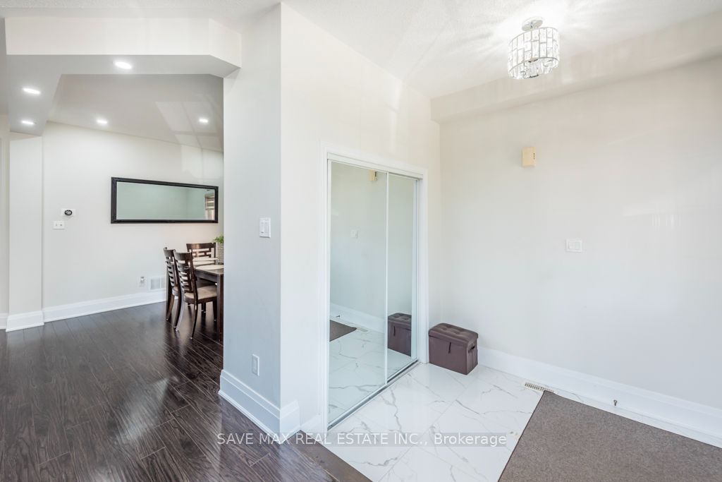 98 Octillo Boulevard