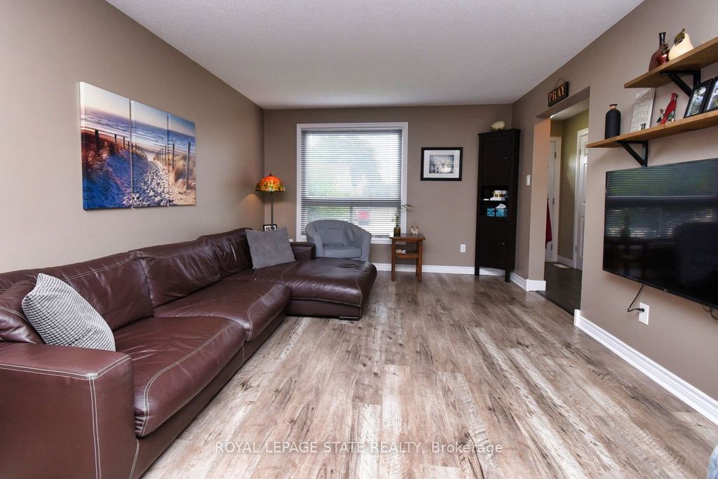 Photo of 150 Gateshead Crescent #122, Hamilton, ON L8G 4A7 (MLS # X12468355)