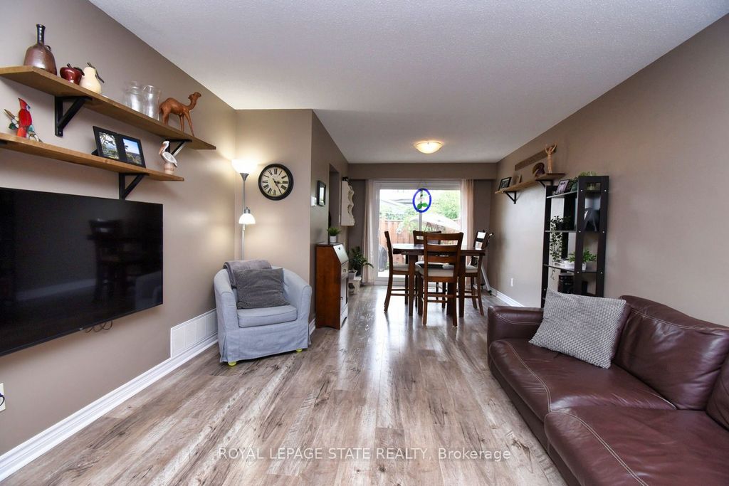 Photo of 150 Gateshead Crescent #122, Hamilton, ON L8G 4A7 (MLS # X12468355)