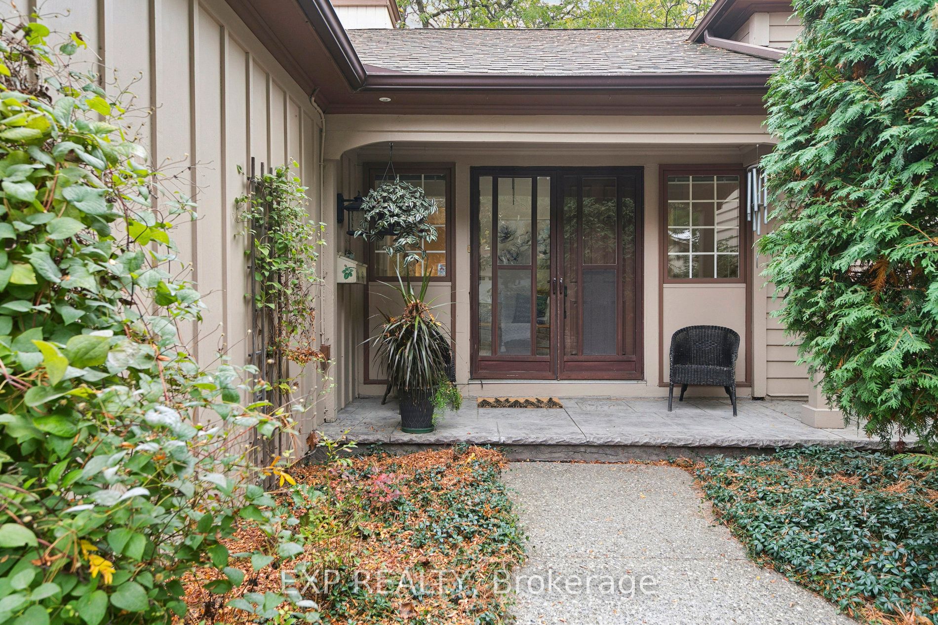 2565 Claymore Crescent