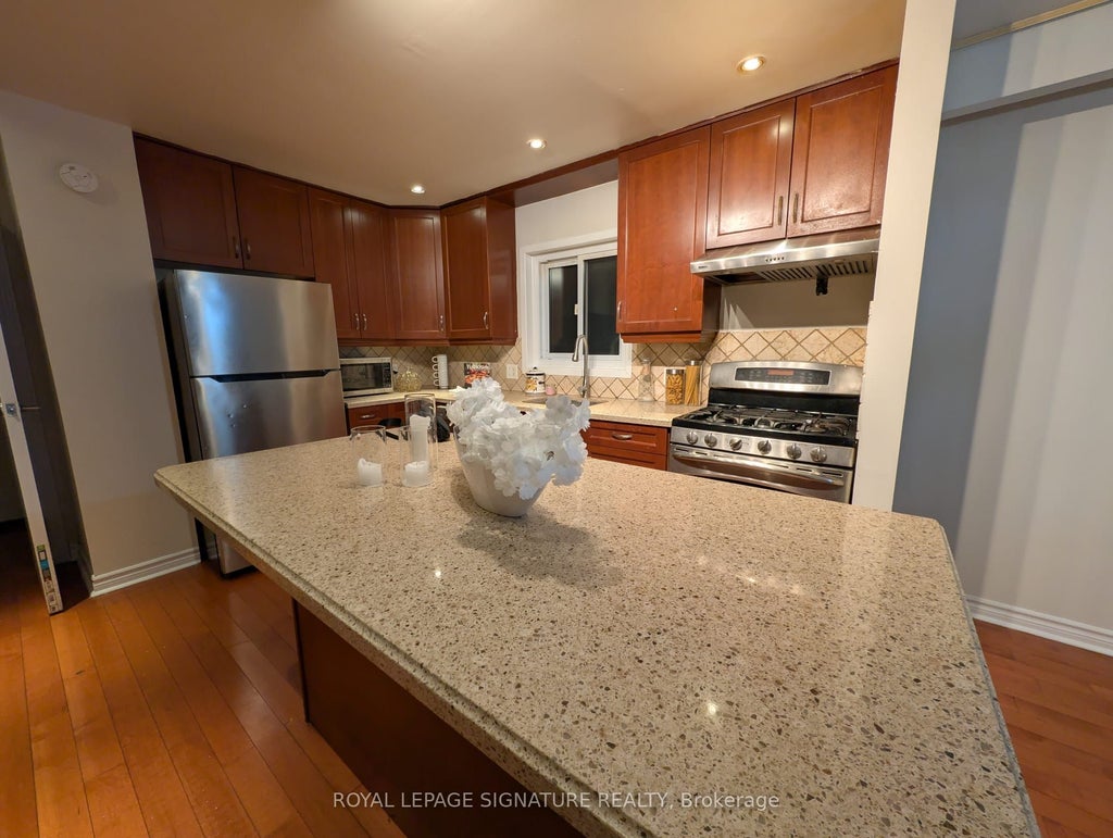 Photo of 19 Starlake Drive #Upper, Toronto, ON M1G 3C3 (MLS # E14099658)
