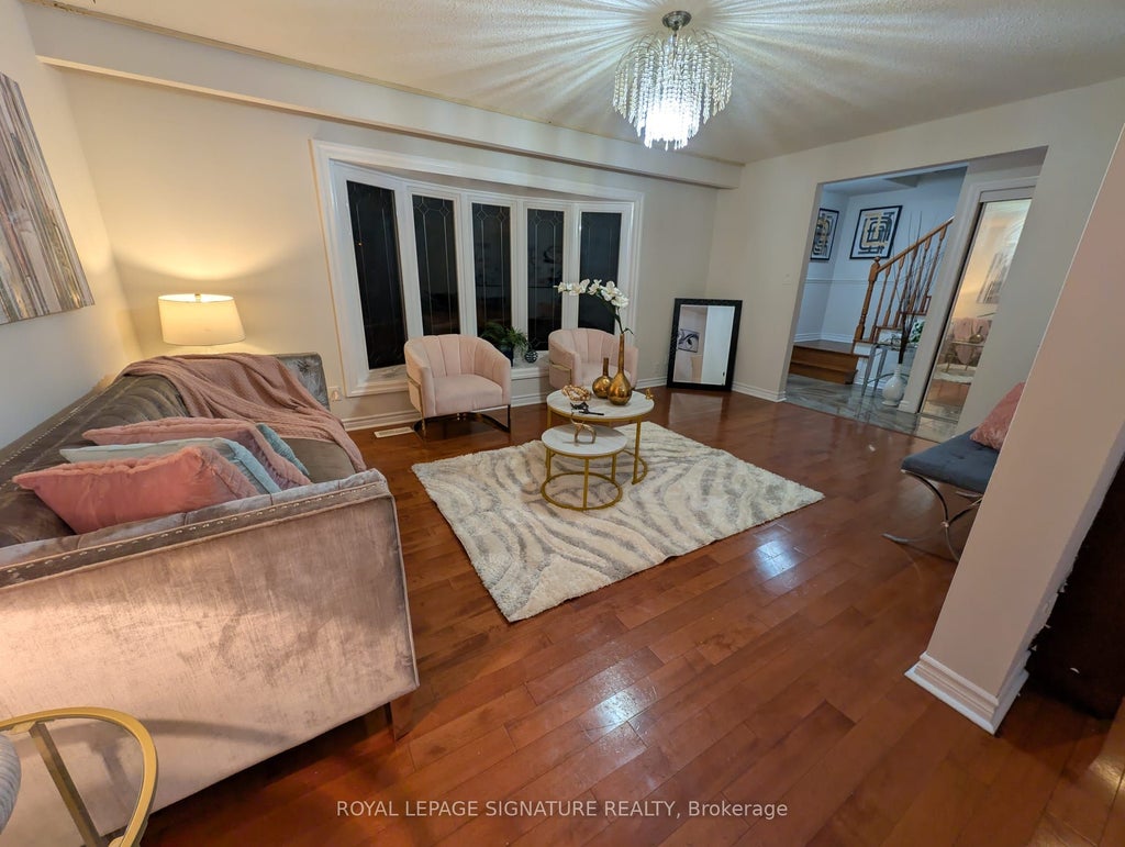 Photo of 19 Starlake Drive #Upper, Toronto, ON M1G 3C3 (MLS # E14099658)
