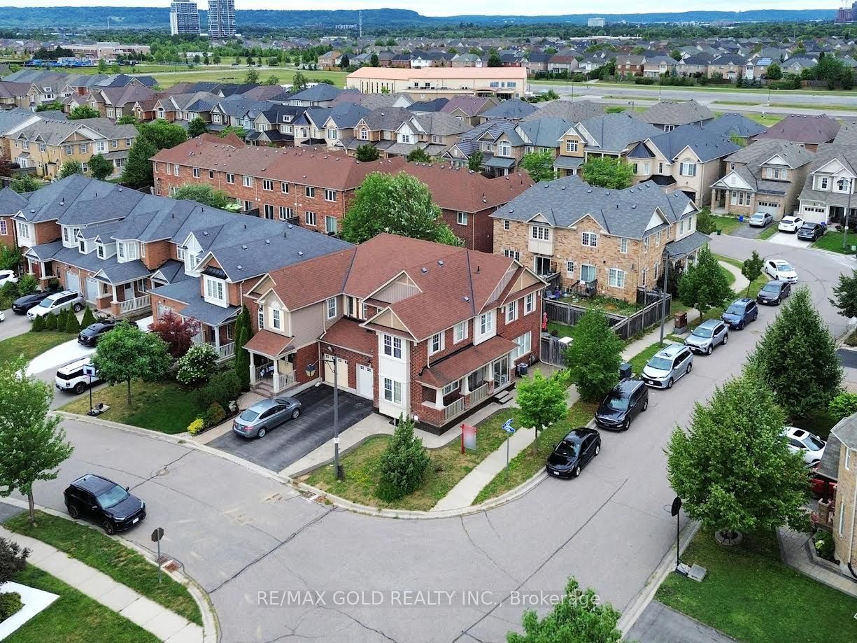 933 Raftis Crescent