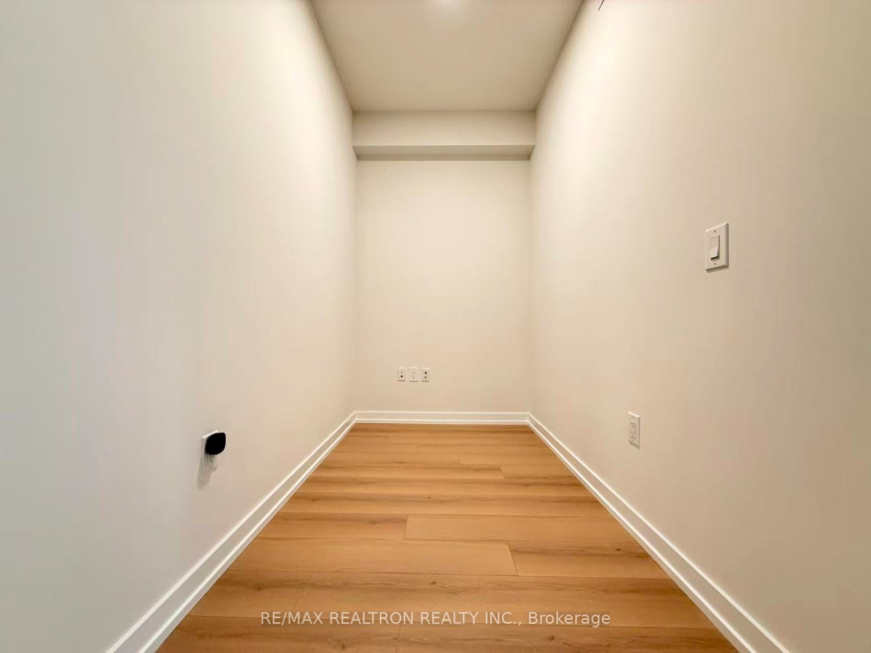 225 Sumach Street 2703