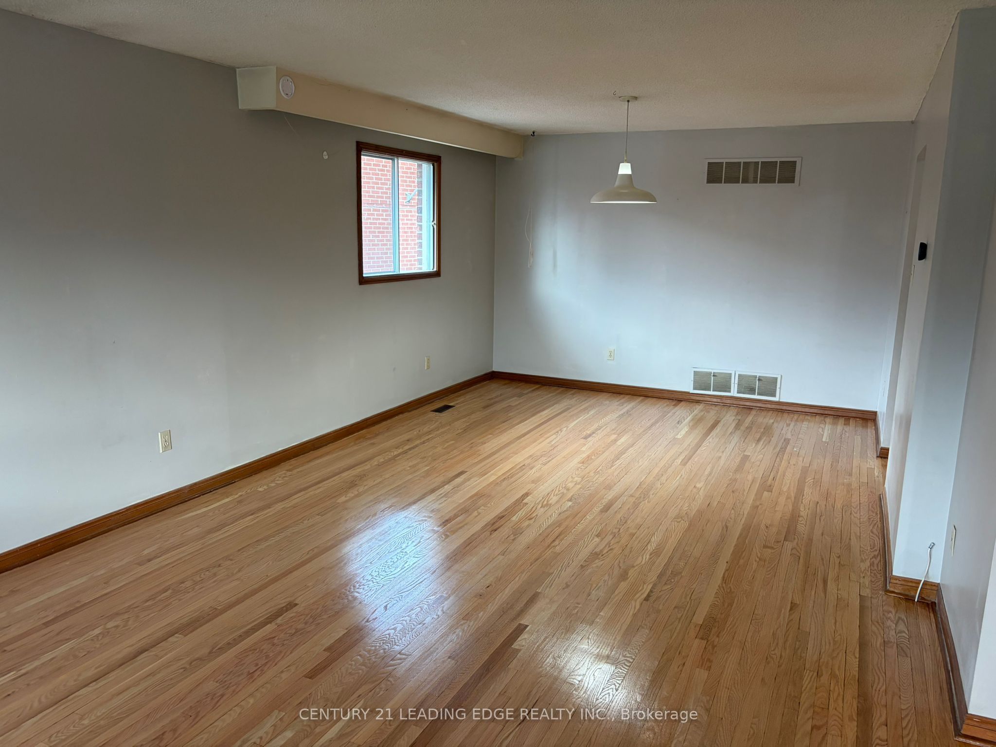 127 Risebrough Circuit