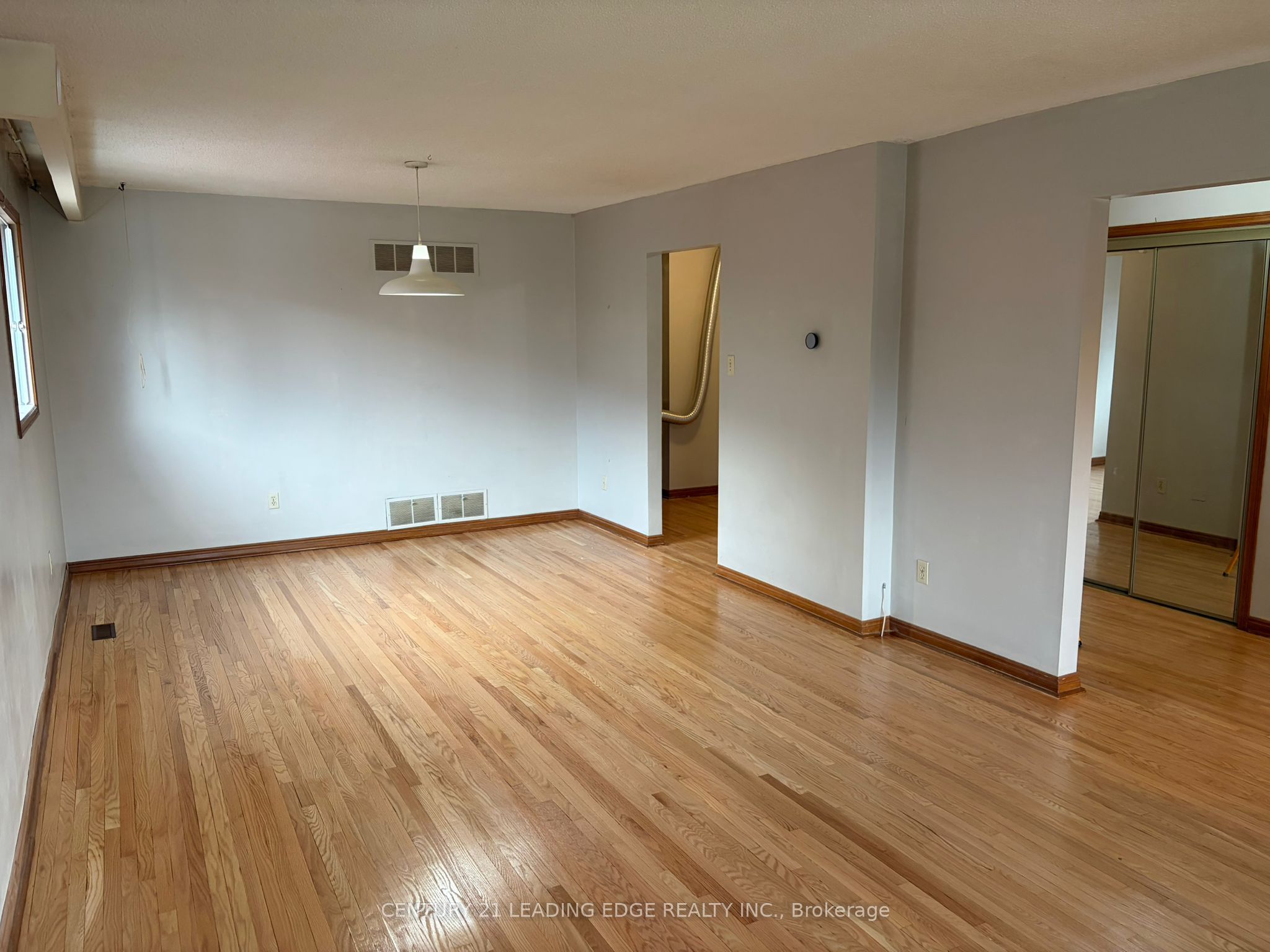 127 Risebrough Circuit