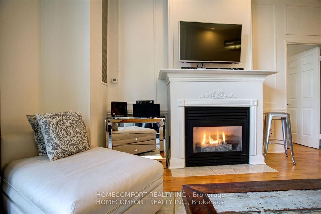Photo of 8 Wellesley Street E #701, Toronto, ON M4Y 3B2 (MLS # C12747022)