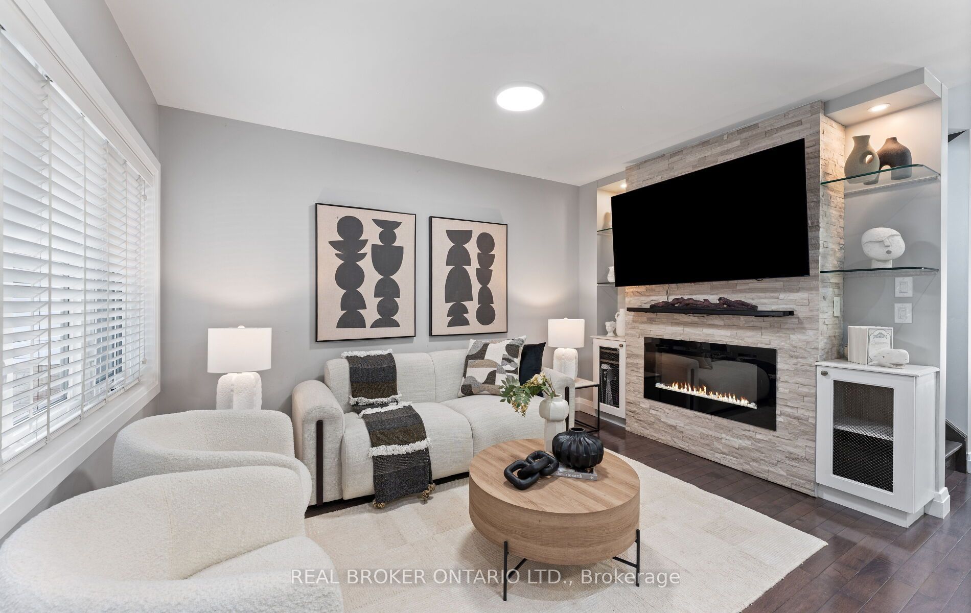 26 Roxaline Street