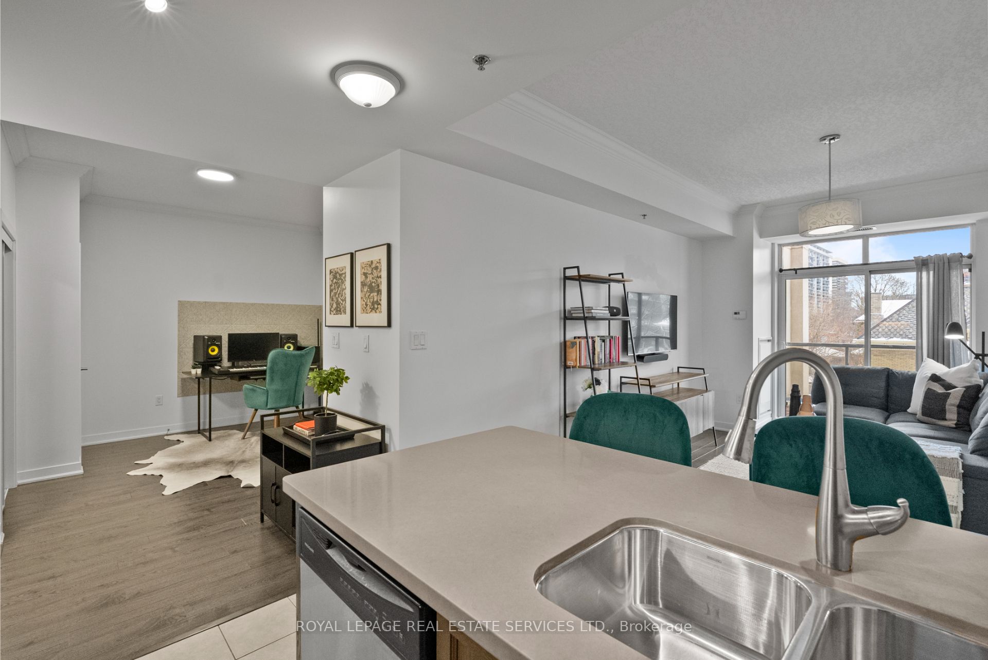 Hamilton, ON L8P 0B4, Canada, 2 Bedrooms Bedrooms, ,1 BathroomBathrooms,Residential,Active,94240