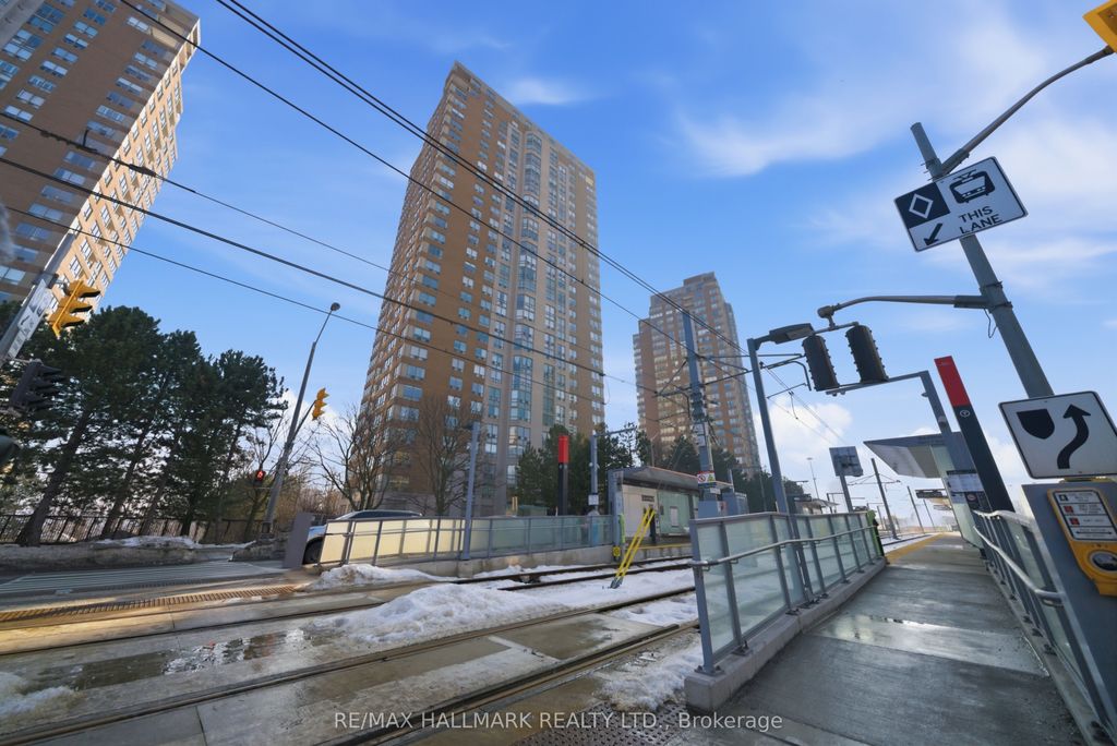 Photo of 215 Wynford Drive #2002, Toronto, ON M3C 3P5 (MLS # C12915020)