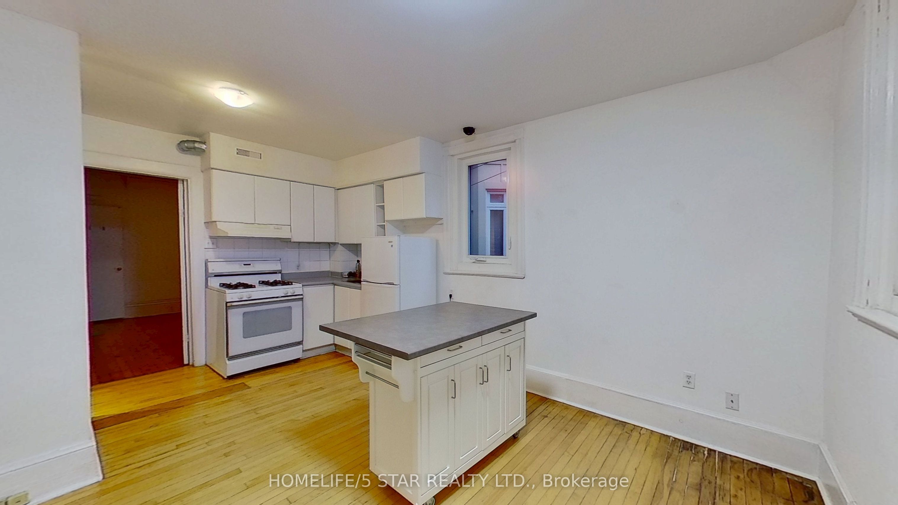 665 Dovercourt Road Apt 3