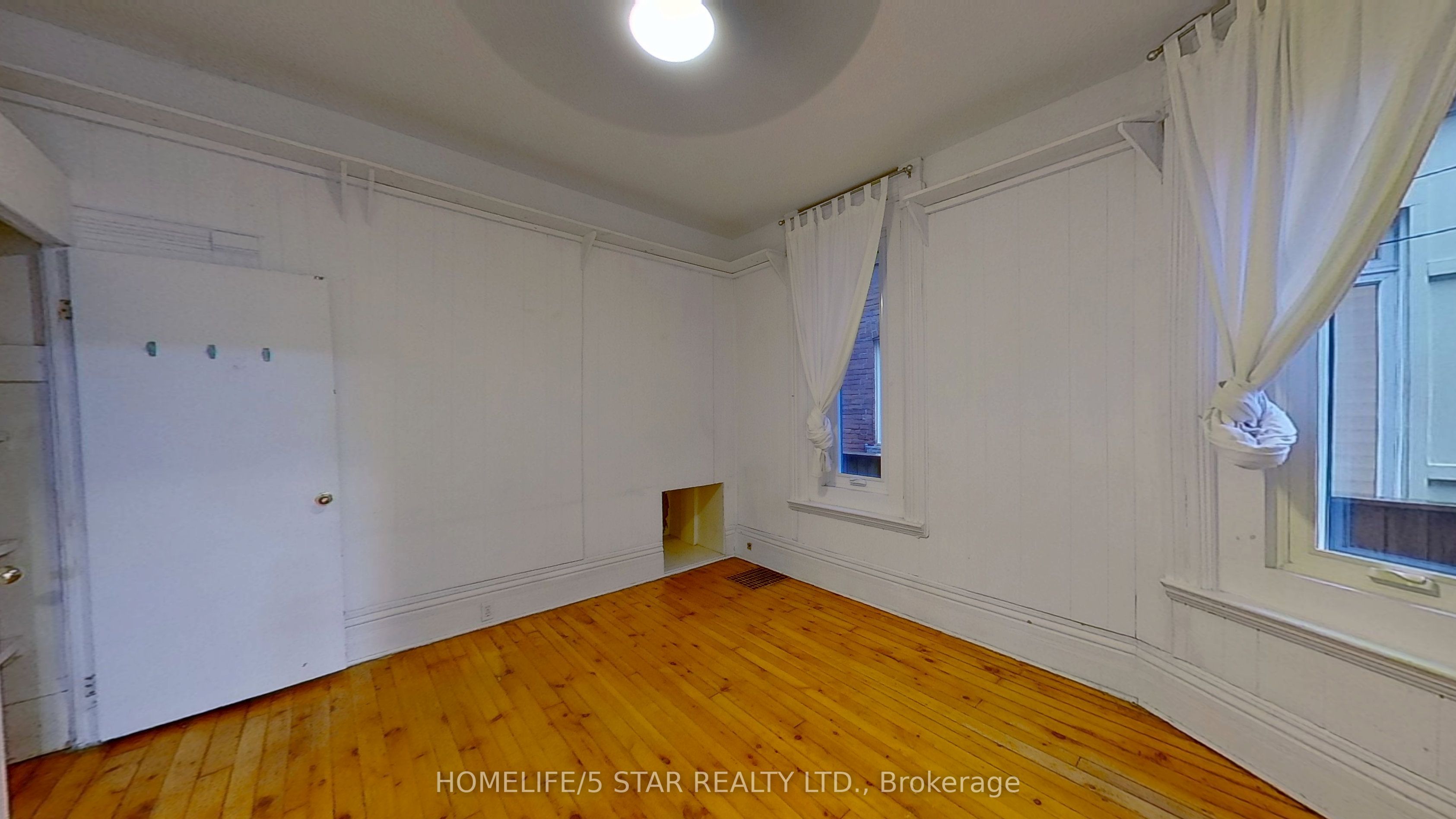 665 Dovercourt Road Apt 3