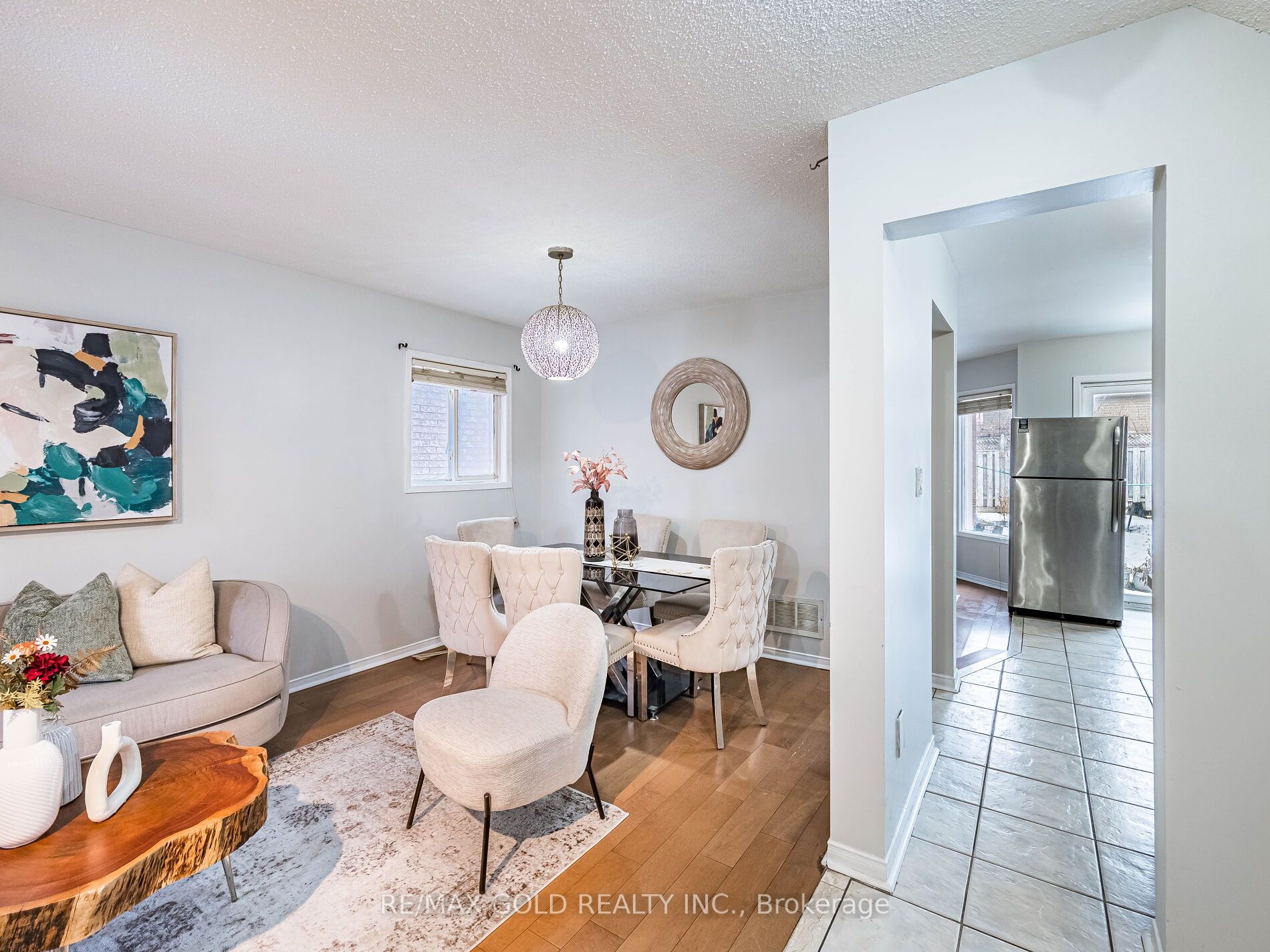 33 Fiddleneck Crescent