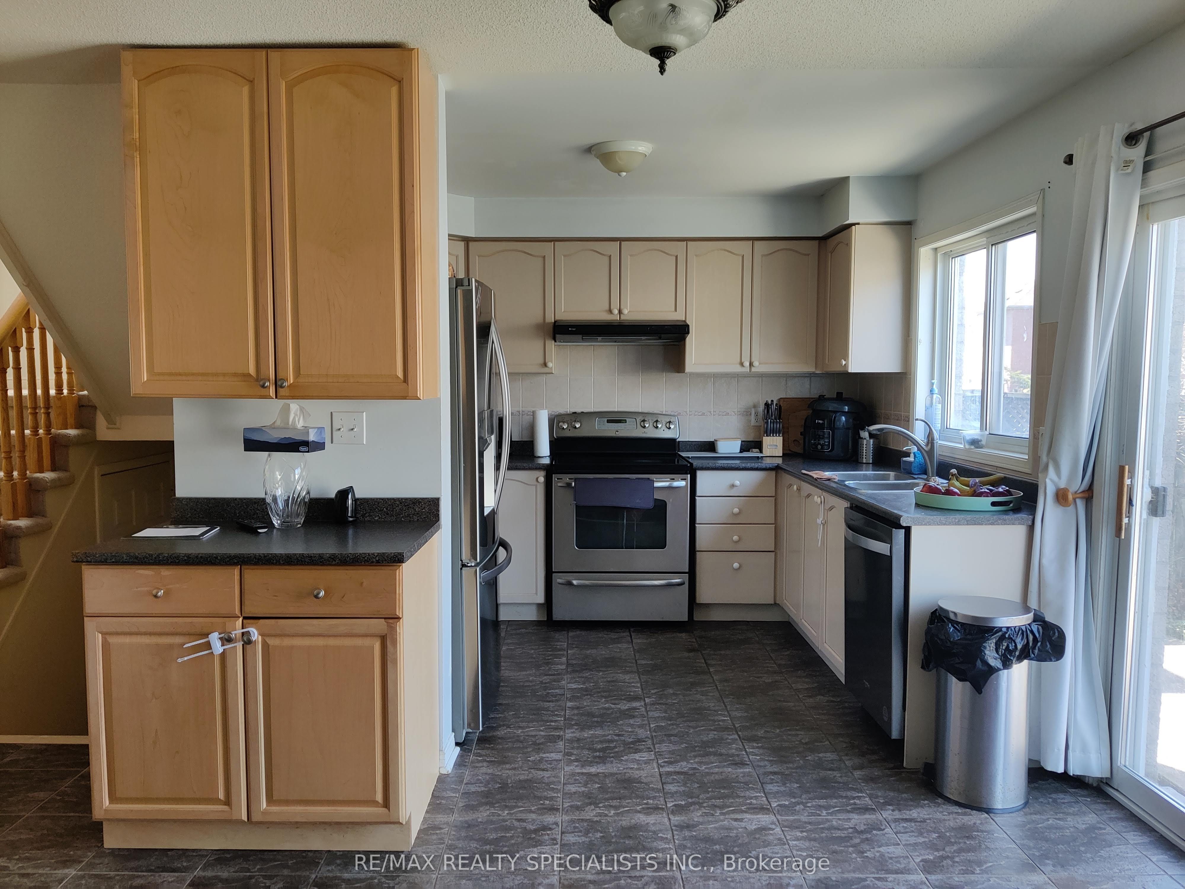 3372 Bruzan Crescent W